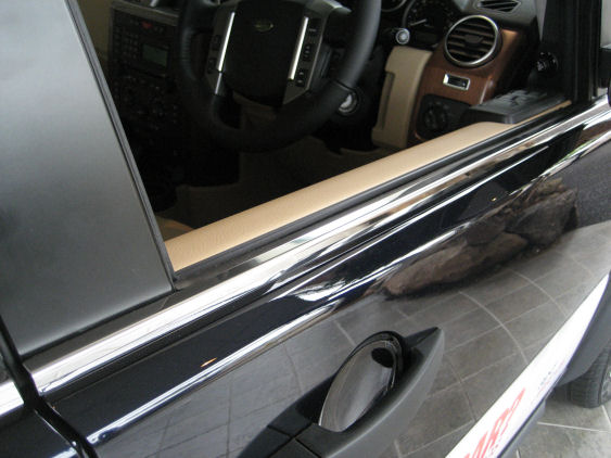 Land Rover Discovery 3 and 4 Window Trim Kit - Click Image to Close